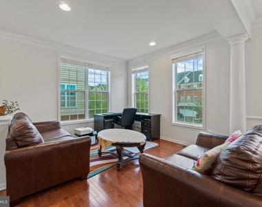 23265 Hanworth Street - Photo Thumbnail 3