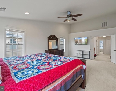 23265 Hanworth Street - Photo Thumbnail 11