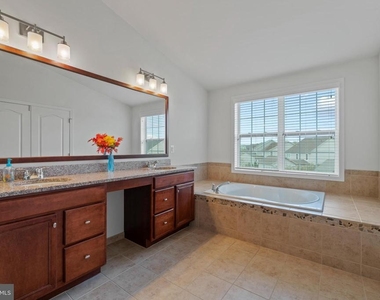 23265 Hanworth Street - Photo Thumbnail 12