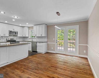 3906 Valley Ridge Drive - Photo Thumbnail 8