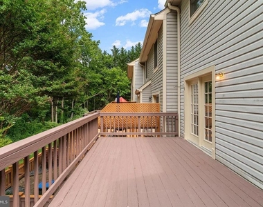 3906 Valley Ridge Drive - Photo Thumbnail 18