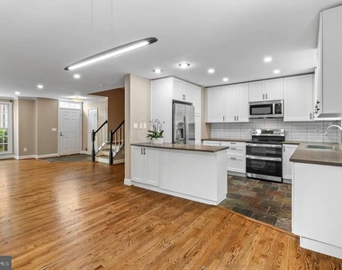 3906 Valley Ridge Drive - Photo Thumbnail 9