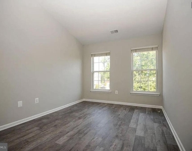 6251 Clara Edward Terrace - Photo Thumbnail 15