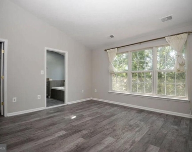 6251 Clara Edward Terrace - Photo Thumbnail 10