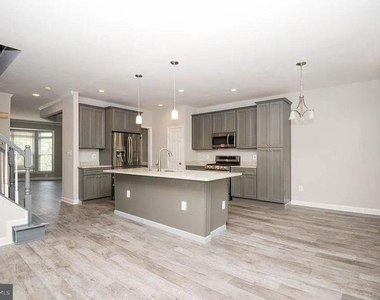 6251 Clara Edward Terrace - Photo Thumbnail 6