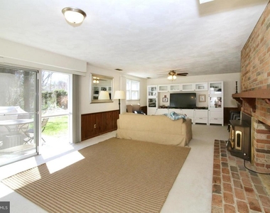 8947 Colesbury Place - Photo Thumbnail 11