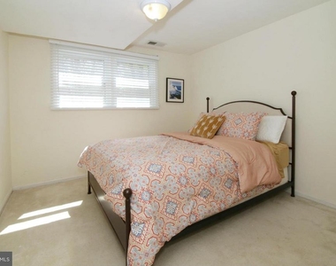 8947 Colesbury Place - Photo Thumbnail 20