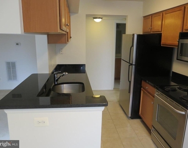 1712 Abercromby Court - Photo Thumbnail 3