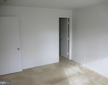 1712 Abercromby Court - Photo Thumbnail 10