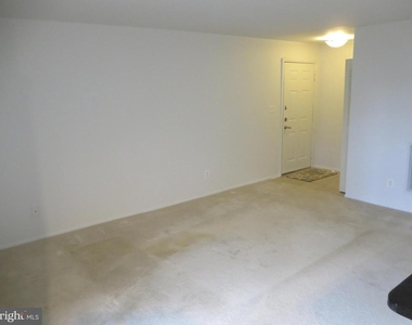 1712 Abercromby Court - Photo Thumbnail 4