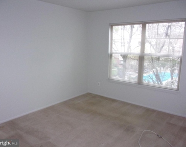 1712 Abercromby Court - Photo Thumbnail 8