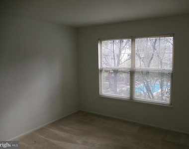 1712 Abercromby Court - Photo Thumbnail 9
