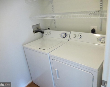 1712 Abercromby Court - Photo Thumbnail 14