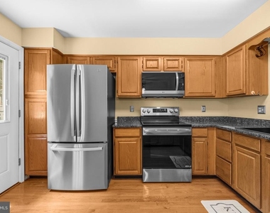 6837 Malton Court - Photo Thumbnail 16