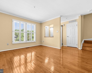 6837 Malton Court - Photo Thumbnail 10
