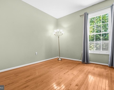 6837 Malton Court - Photo Thumbnail 17