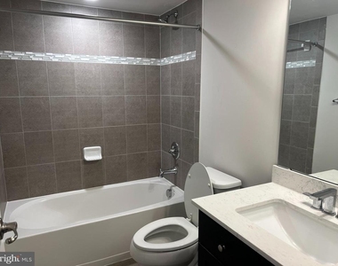 3152 Goldenwave Court - Photo Thumbnail 6