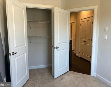 3152 Goldenwave Court - Photo Thumbnail 30