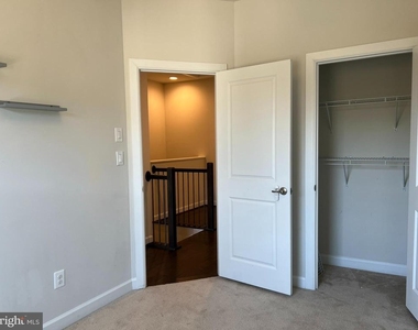 3152 Goldenwave Court - Photo Thumbnail 32