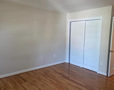 1117 Brentfield Drive - Photo Thumbnail 17