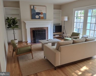 1117 Brentfield Drive - Photo Thumbnail 8