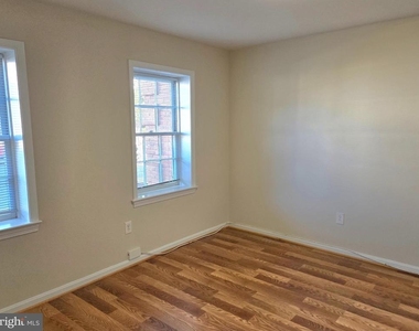 1117 Brentfield Drive - Photo Thumbnail 5