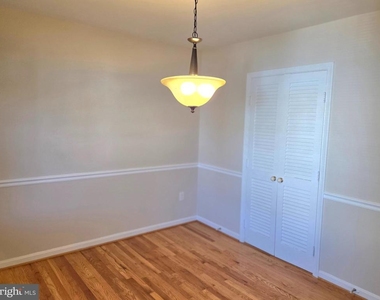 1117 Brentfield Drive - Photo Thumbnail 9