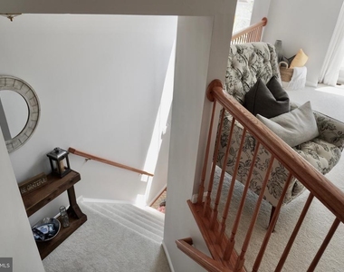 8275 Shannons Landing Way - Photo Thumbnail 12