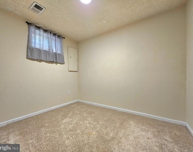 8561 Southlawn Court - Photo Thumbnail 16