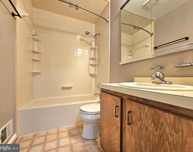 8561 Southlawn Court - Photo Thumbnail 13