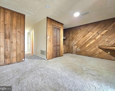 8561 Southlawn Court - Photo Thumbnail 20