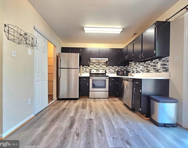 8561 Southlawn Court - Photo Thumbnail 6