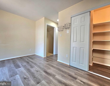 8561 Southlawn Court - Photo Thumbnail 5