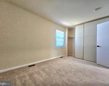 8561 Southlawn Court - Photo Thumbnail 15