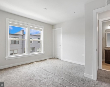 13340 Sherwood Park Lane - Photo Thumbnail 22