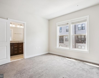 13340 Sherwood Park Lane - Photo Thumbnail 14