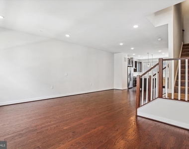 13340 Sherwood Park Lane - Photo Thumbnail 10