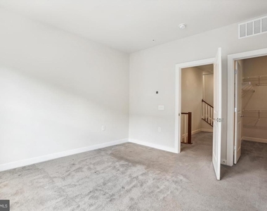 13340 Sherwood Park Lane - Photo Thumbnail 12