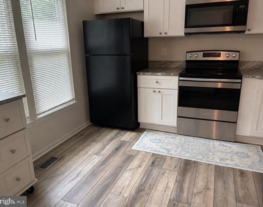 11013 Barton Hill Court - Photo Thumbnail 2