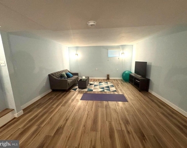 1100 Maple Avenue E - Photo Thumbnail 12