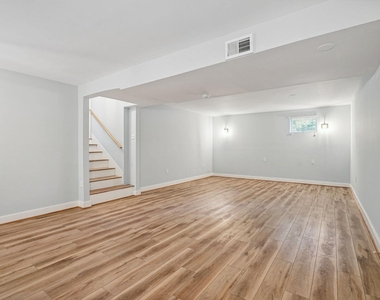 1100 Maple Avenue E - Photo Thumbnail 11