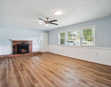 1100 Maple Avenue E - Photo Thumbnail 4
