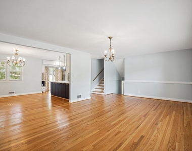 1100 Maple Avenue E - Photo Thumbnail 15