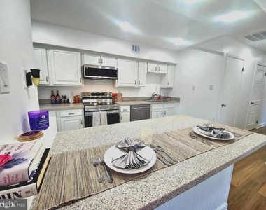 3815 Monte Vista Place - Photo Thumbnail 6