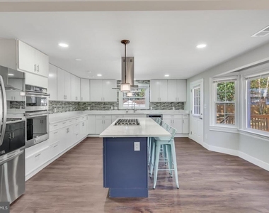 3809 Keith Avenue - Photo Thumbnail 2