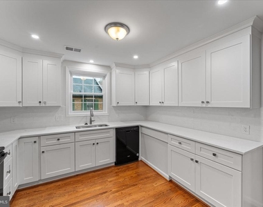 3885 Chain Bridge Road - Photo Thumbnail 10