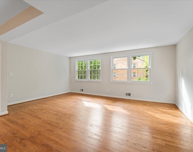 3885 Chain Bridge Road - Photo Thumbnail 15