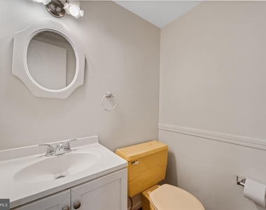 3885 Chain Bridge Road - Photo Thumbnail 17