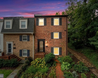 3885 Chain Bridge Road - Photo Thumbnail 2