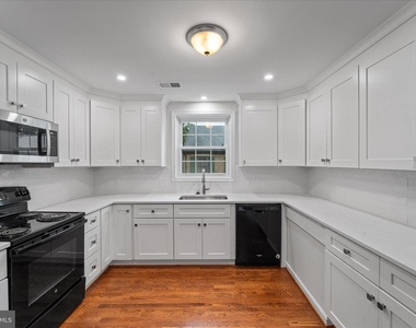 3885 Chain Bridge Road - Photo Thumbnail 9